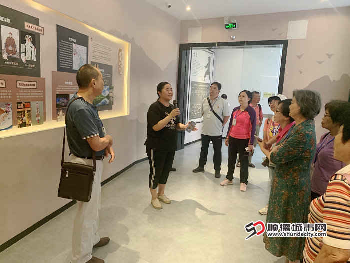 參觀鶴峰社區(qū)的順德均安功夫特色小鎮(zhèn)展示館、李氏宗祠、李小龍祖居 (2).jpg