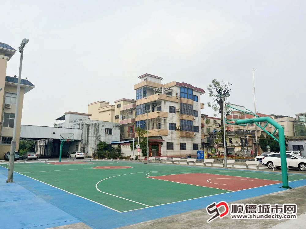 【調(diào)色】翻新后的籃球場(chǎng)_副本_副本.jpg
