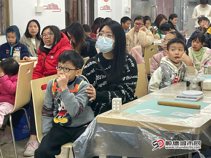 認真學習反詐知識。.jpg