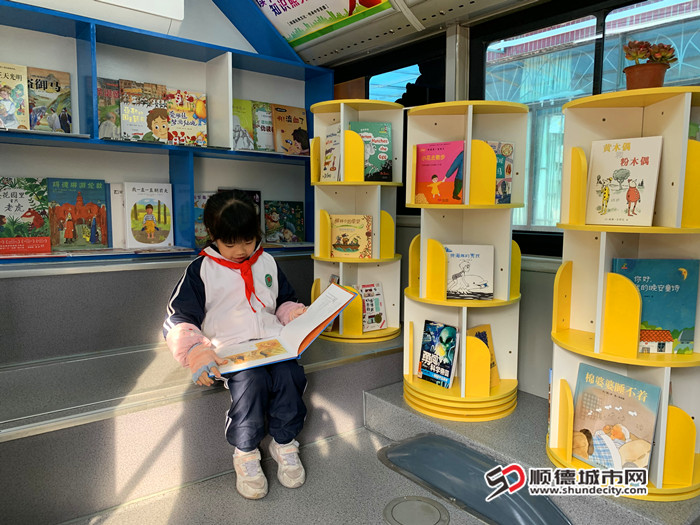 翱游書海。.jpg