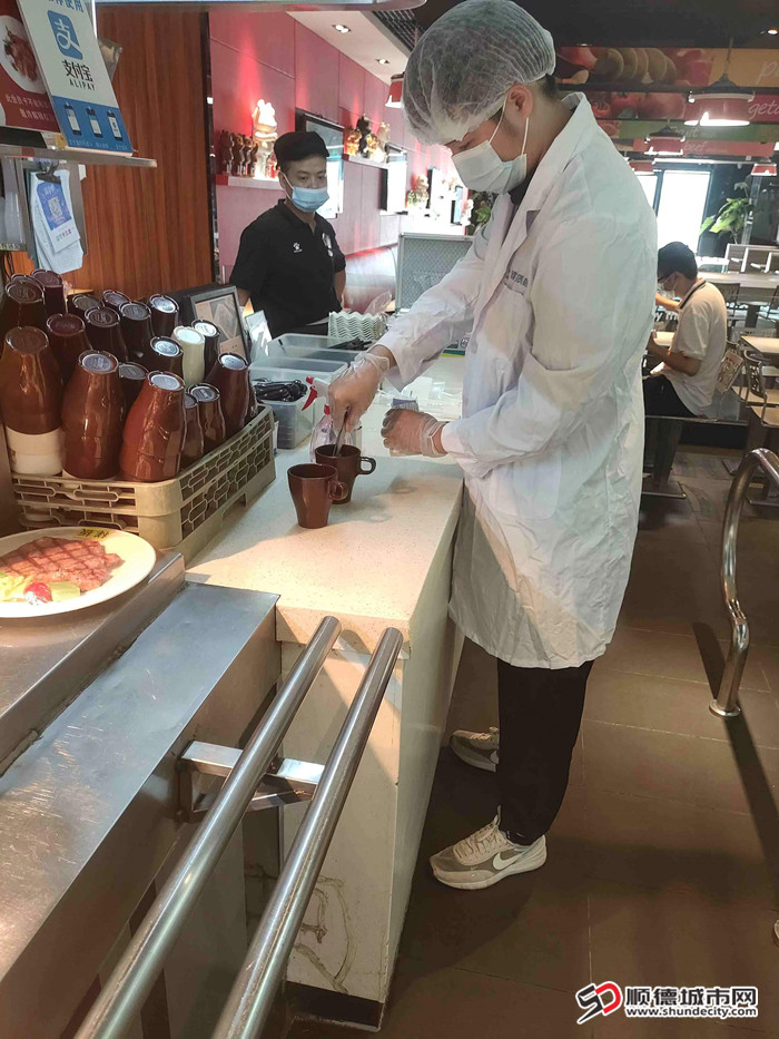 大良市監所組織開展網紅文旅商圈食品抽檢_副本.jpg