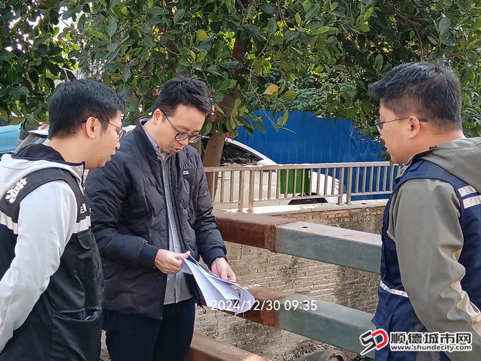 職能部門聯(lián)合檢察水環(huán)境質(zhì)量圖片_副本.jpg
