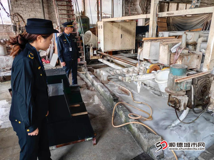 部門進行突擊檢查。.jpg