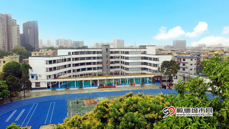 煥新后的校園.jpg