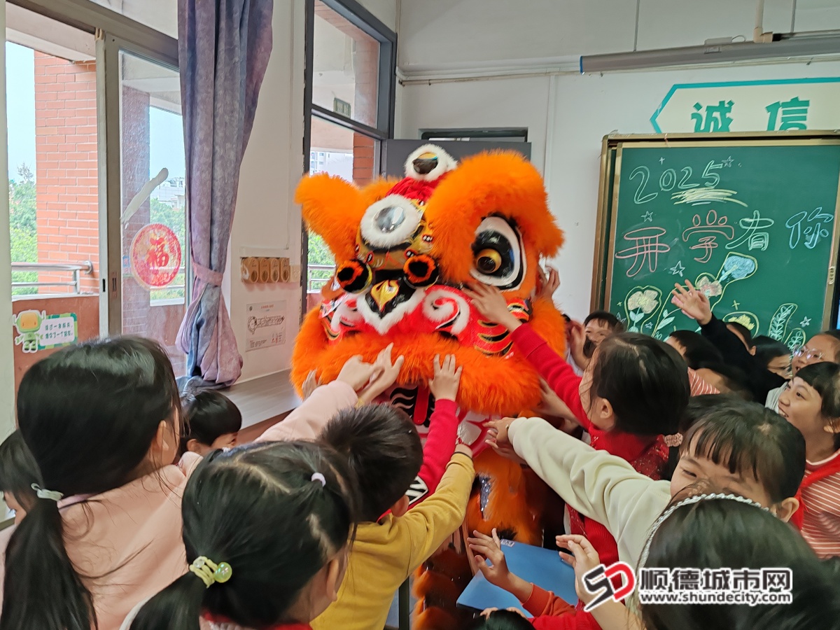 醒獅巡教室1_副本.jpg