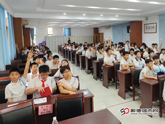 學生積極互動。.jpg