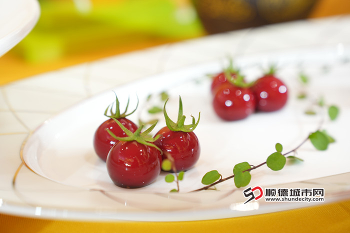 “櫻桃”另有乾坤，其實是紅酒鵝肝。.jpg