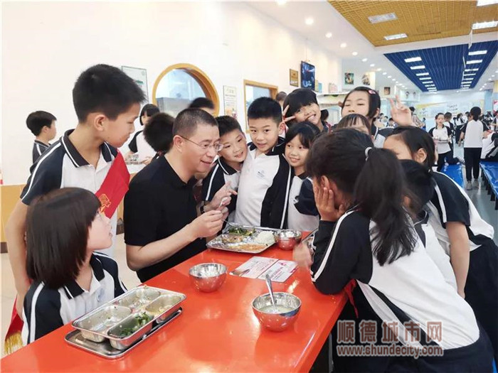 卓越貢獻(xiàn)校長謝立清：順德讓我成長，我要盡自己所能回饋順德