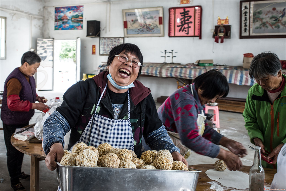 路涌村民的笑臉