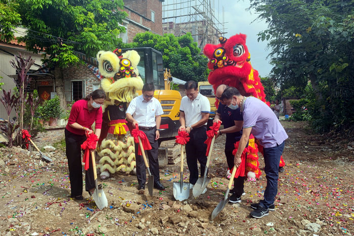 村民配合+企業(yè)捐贈(zèng)，北滘莘村新沙片這條道路啟動(dòng)改造