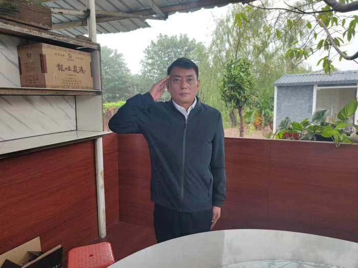 好樣的！順德退役軍人勇救落水者，三代是軍人！
