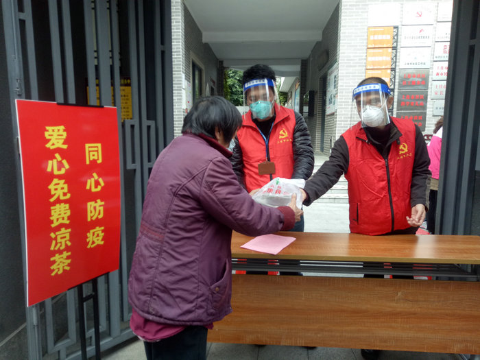 容桂：免費派送抗疫“良方”，黨群合力戰新冠