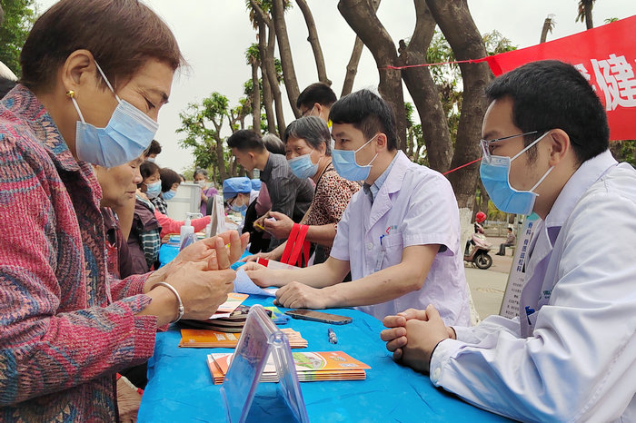 你的骨頭還好嗎？北滘健共體巡回義診走進碧江