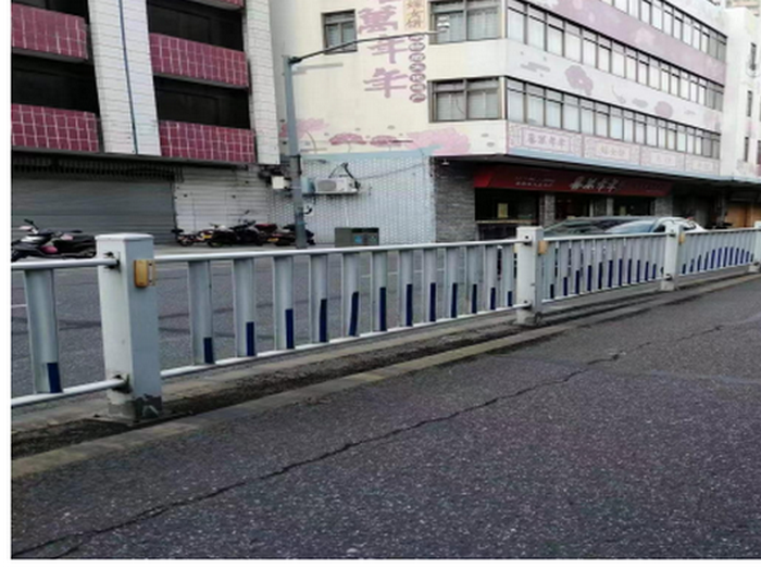 倫教：道路空間部件清理“五一”不打烊