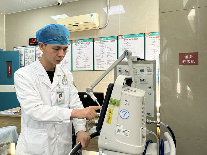 致敬龍江護士｜陳斌：爭分奪秒為生命“開路”