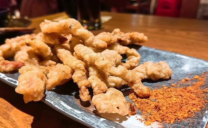 椒香酥脆的小酥肉，一口一個特別過癮！