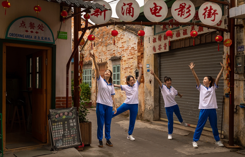 壹周美圖：紅墻老屋，一代又一代的青春在此上演
