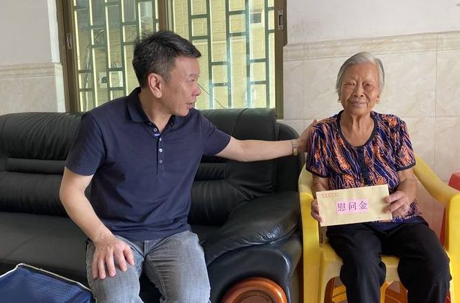 節日暖人心，陳村走訪慰問退役老兵