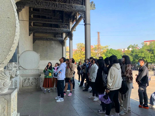 感受嶺南文化魅力！香港學生走進沙滘陳氏大宗祠