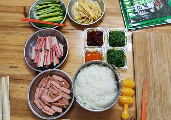 壽司DIY，美味卷起來