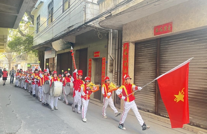 擁軍暖人心！杏壇為“四有”優秀士兵將喜報送上門