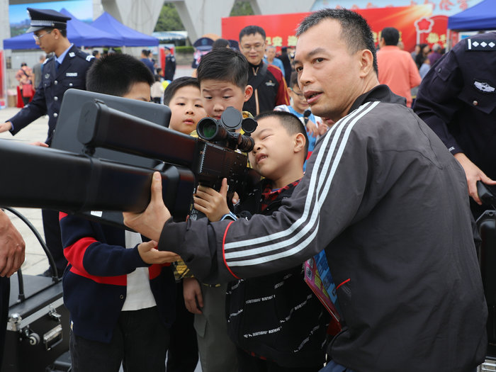 “警”彩沉浸式體驗(yàn)！倫教玩出警民互動新花樣