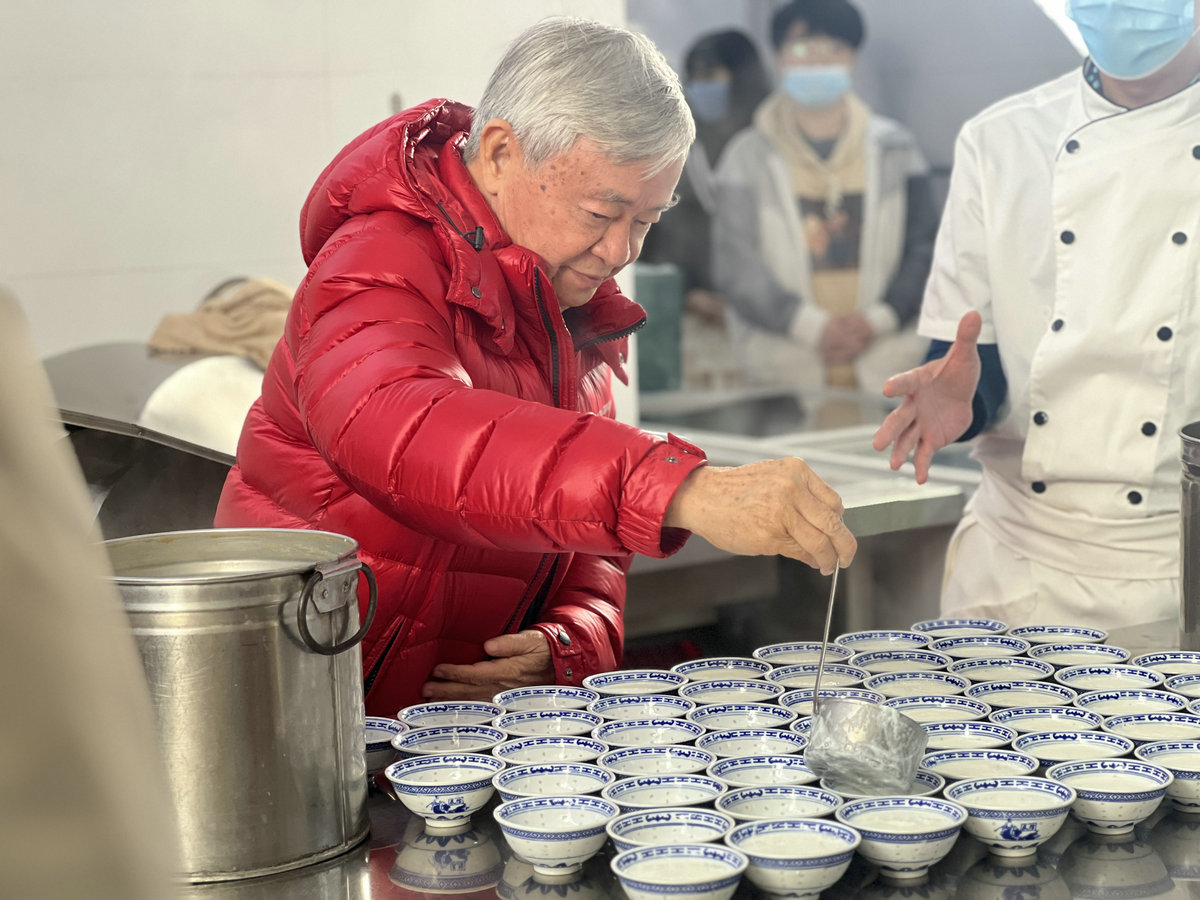 柬埔寨鄉親訪問順德，專門學習制作雙皮奶