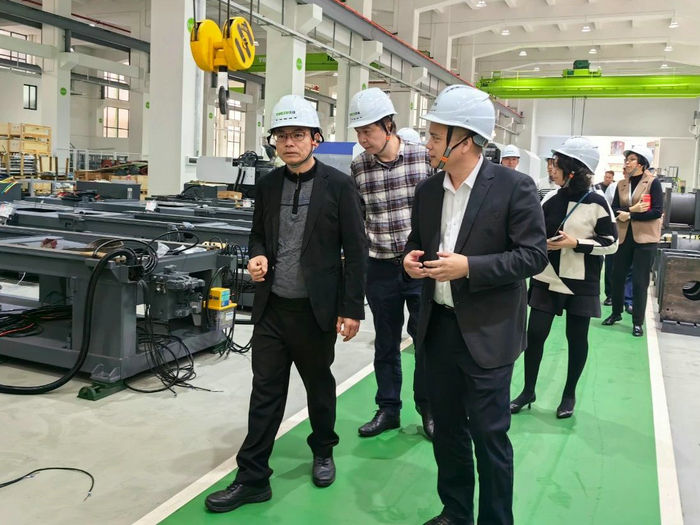 龍江：人大代表“暖企”，協助企業紓困解難