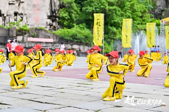 美博集團攜手李小龍IP，共創家電行業新紀元