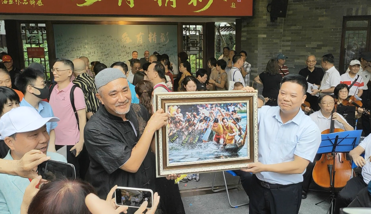 為時(shí)不晚，一個(gè)順德農(nóng)民的“月亮”