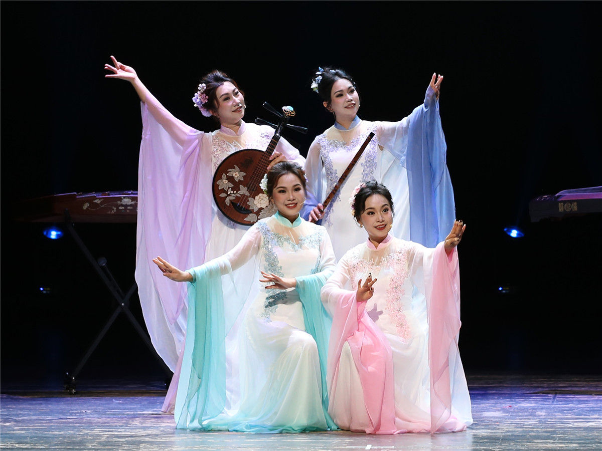 百載鄉情！品均安粵曲彈唱的南洋“媽姐”今古鄉音情