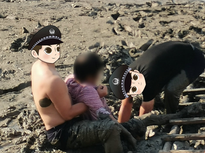 順德上演光膀子警察救老太……