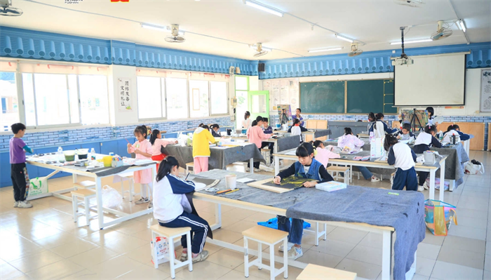 翰墨飄香！405名中小學(xué)生現(xiàn)場(chǎng)比拼藝?yán)L勒流