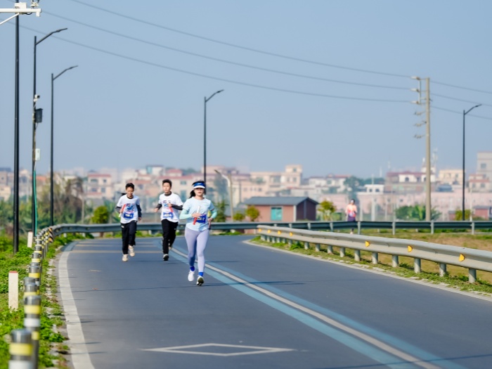 勒流濱水接力跑開跑，暢享黃連文旅景觀