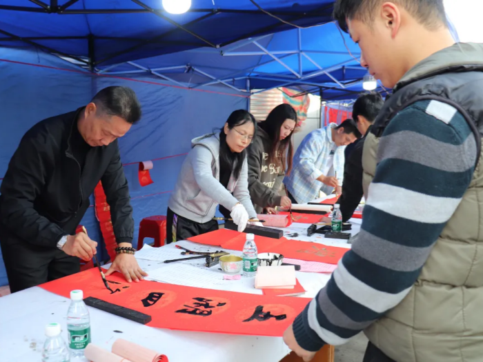 勒流富裕迎春“送”福，翰墨飄香添年味