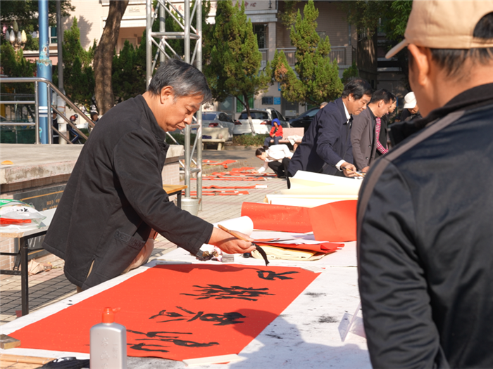 提前送「福」，倫教書法家春聯義賣活動年味足