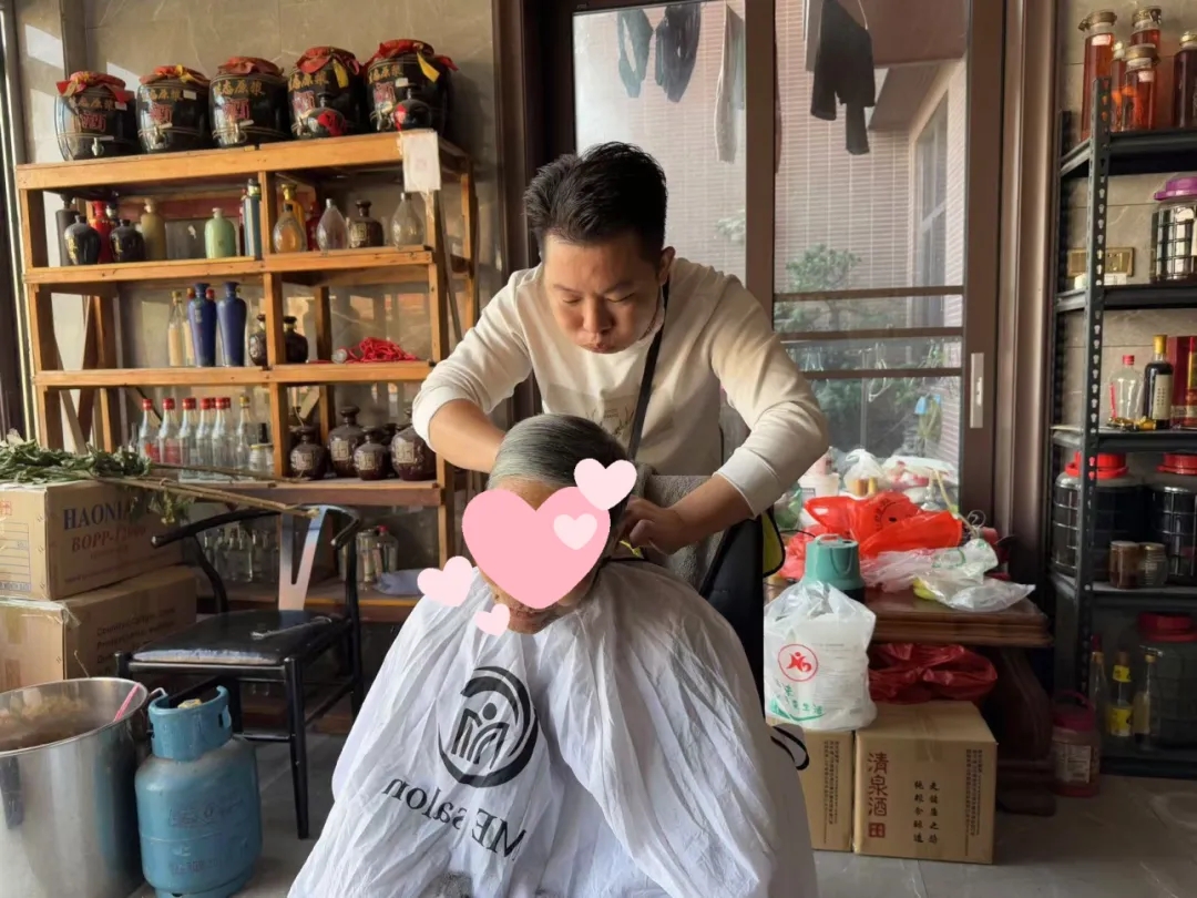 感動！龍江沙富：滿足“微心愿”，長者“笑開顏”