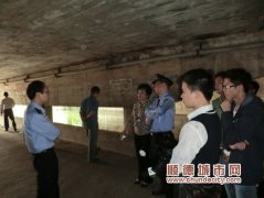隧道年久失修　路燈損壞隱患大