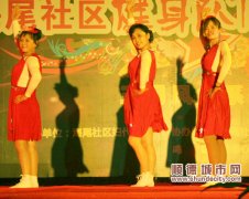 海尾：魅力沒法擋！70多歲靚姨走貓步
