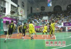 暑期籃球公開賽　已是“18歲大小伙”