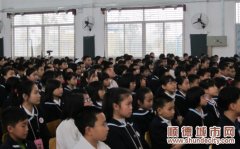 900名師生“爭當”文明使者