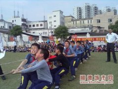 為贏得比賽，同學們拼得“面目猙獰”