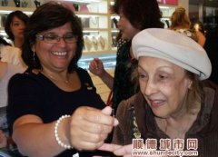 巴西婦女代表團參觀倫教，交流珠寶設計