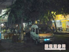 夜宵場數(shù)年夜夜喧囂　大人無好覺小孩“離家出走”