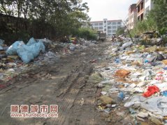 容桂文勝路成了垃圾堆放處？