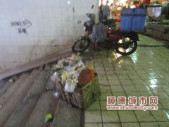農(nóng)貿(mào)市場頑疾多，何時能買得放心？