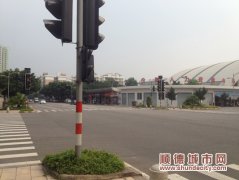 倫教：交通燈只亮黃燈？咋就還不算壞呢？