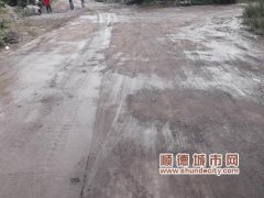 “花卉世界”被抹黑了臉，原是泥頭車作怪