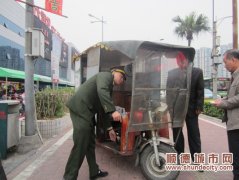 正常人駕駛殘疾人專車，原是用來“拉客”