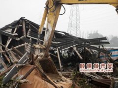 美城行動，拆違章棚舍給公路洗個“臉”